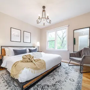 https://6-bed-chic-stylish-home-5-mins-to-u-of-a-whyte-ave-fast.edmonton-hotels.net